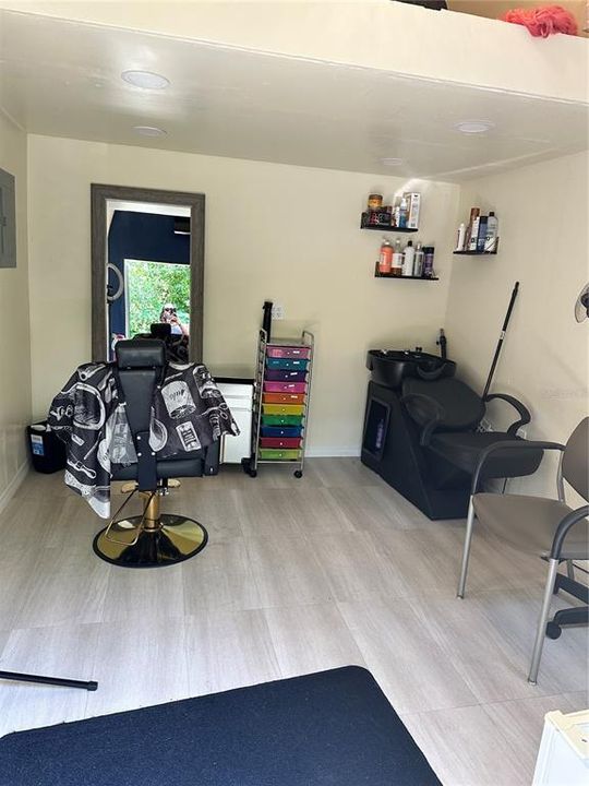 合同活跃: $210,000 (3 贝兹, 2 浴室, 1248 平方英尺)