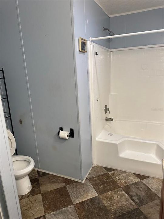 合同活跃: $210,000 (3 贝兹, 2 浴室, 1248 平方英尺)