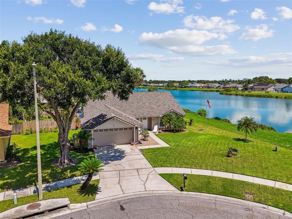 Recently Sold: $399,900 (4 beds, 2 baths, 2015 Square Feet)