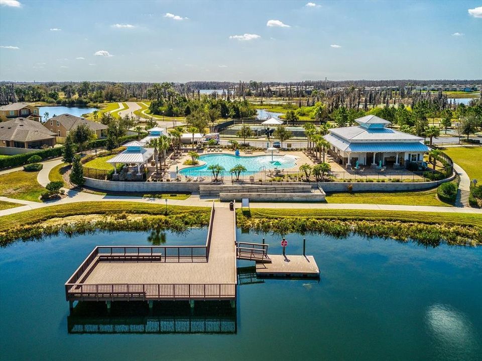 合同活跃: $840,000 (5 贝兹, 3 浴室, 3421 平方英尺)