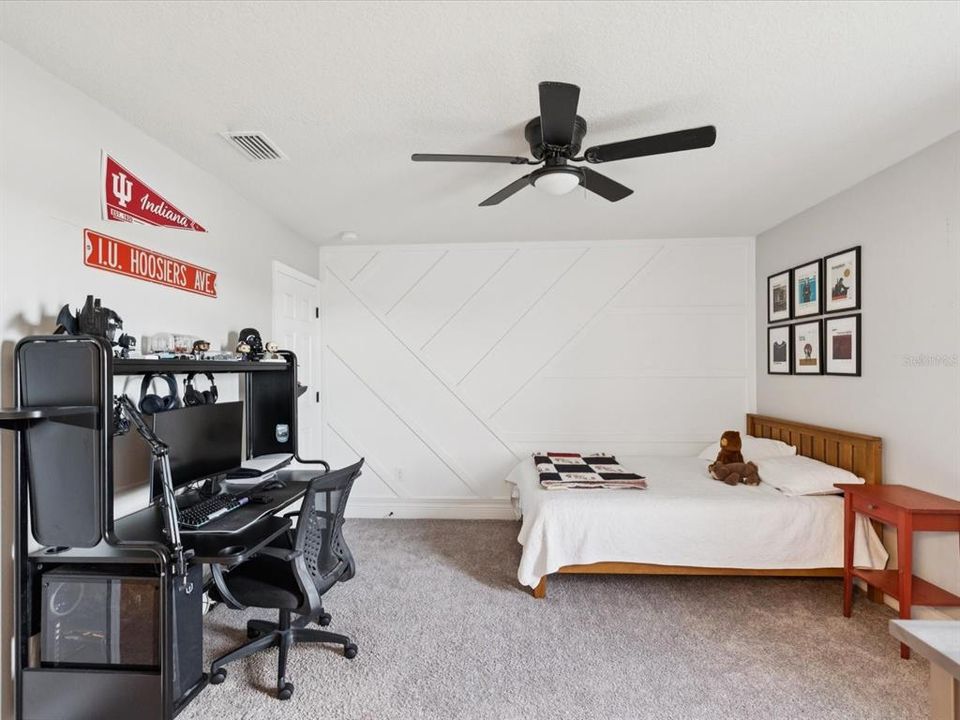 合同活跃: $840,000 (5 贝兹, 3 浴室, 3421 平方英尺)