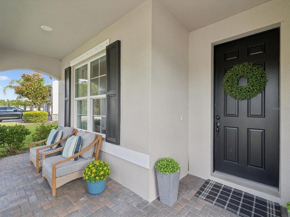 合同活跃: $840,000 (5 贝兹, 3 浴室, 3421 平方英尺)