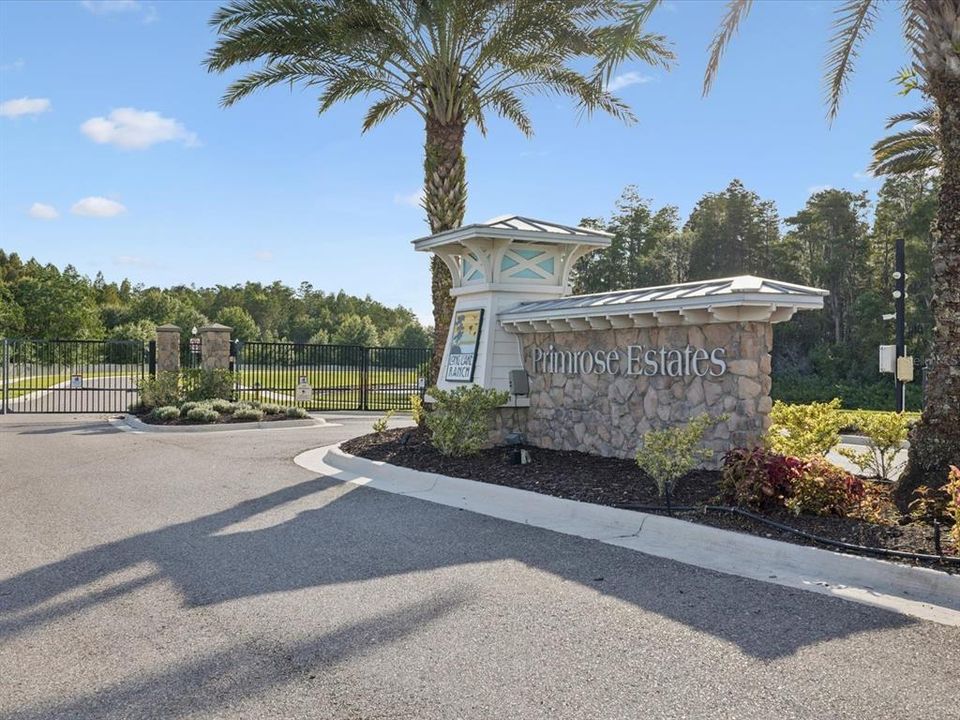 合同活跃: $840,000 (5 贝兹, 3 浴室, 3421 平方英尺)