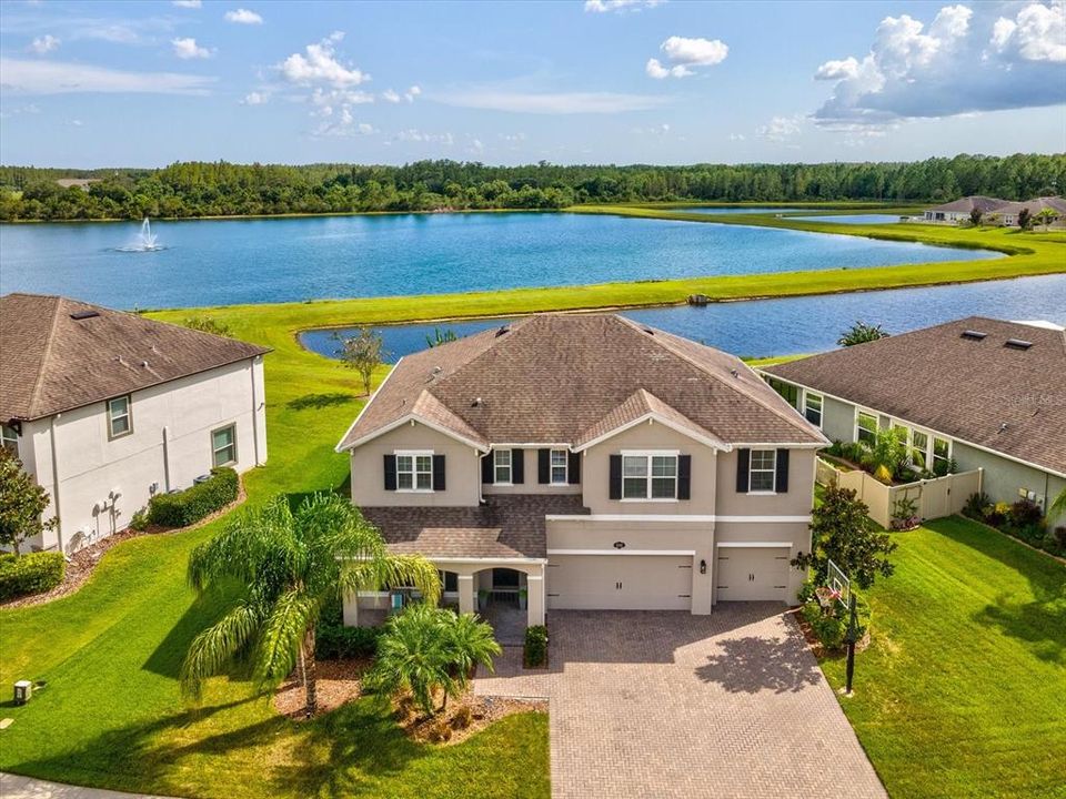 合同活跃: $840,000 (5 贝兹, 3 浴室, 3421 平方英尺)