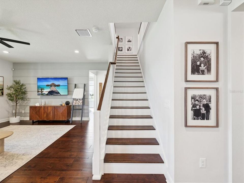 合同活跃: $840,000 (5 贝兹, 3 浴室, 3421 平方英尺)