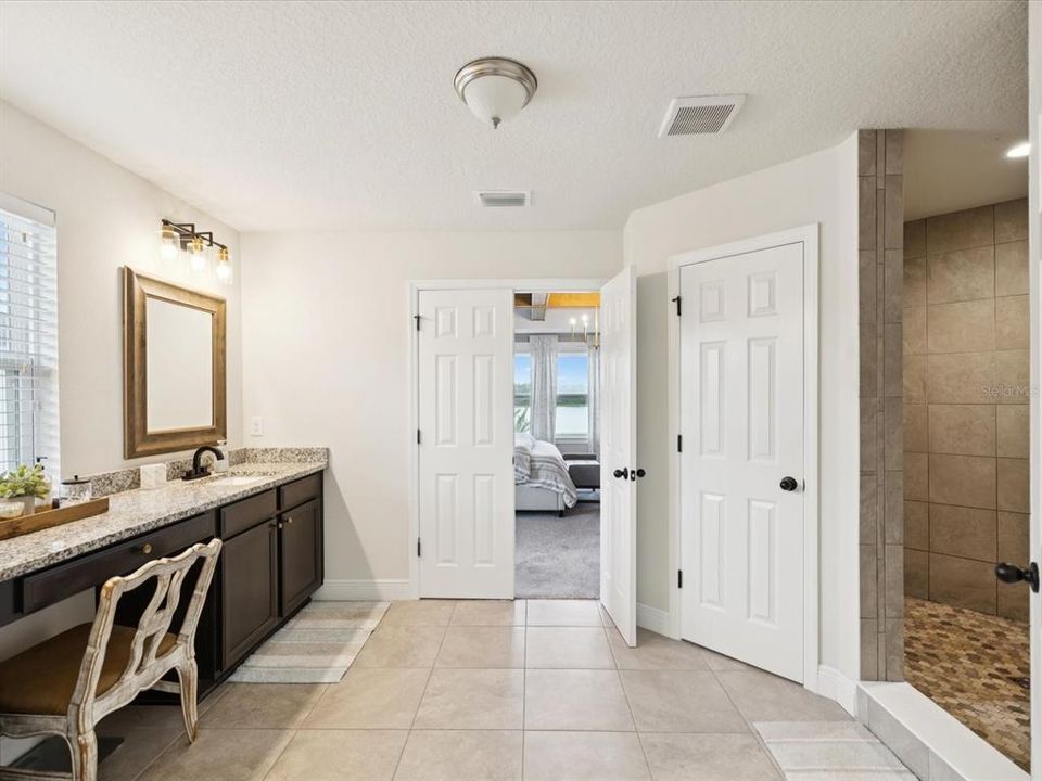 合同活跃: $840,000 (5 贝兹, 3 浴室, 3421 平方英尺)