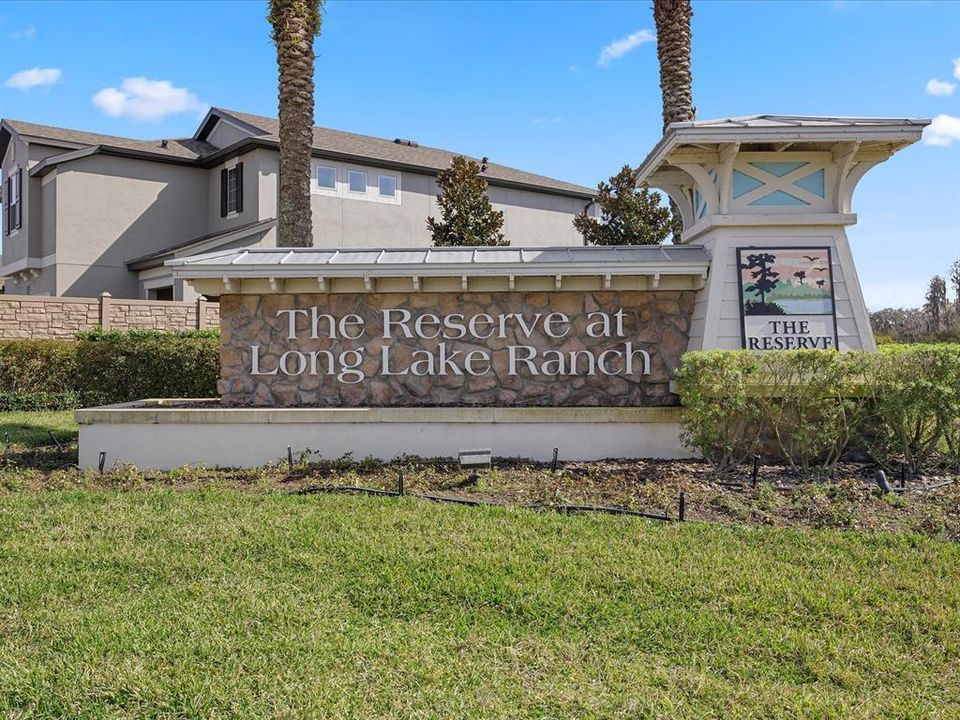 合同活跃: $840,000 (5 贝兹, 3 浴室, 3421 平方英尺)