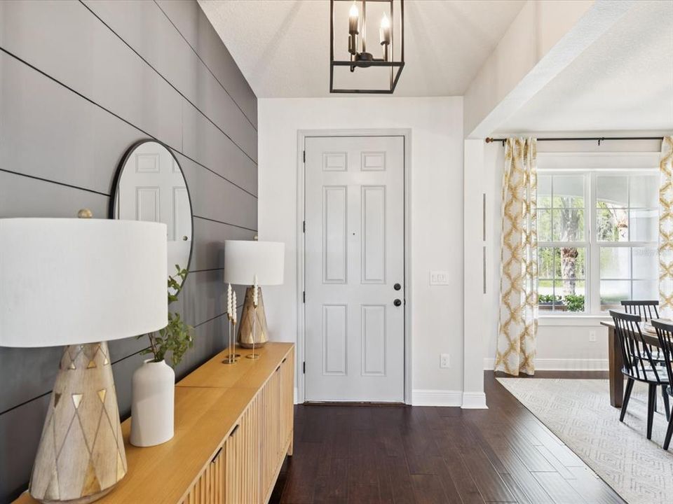 合同活跃: $840,000 (5 贝兹, 3 浴室, 3421 平方英尺)