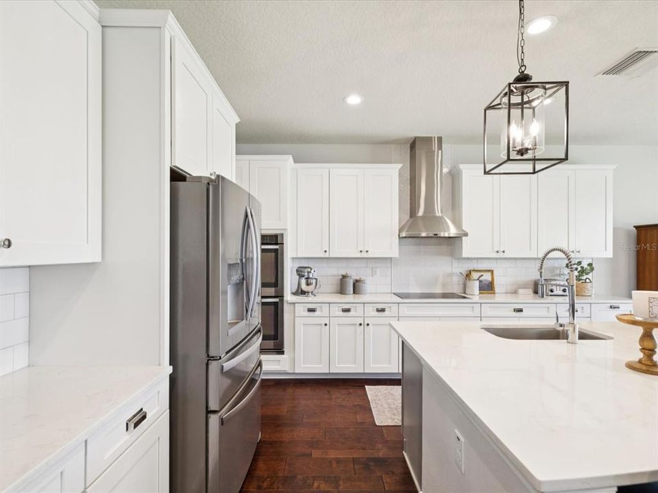 合同活跃: $840,000 (5 贝兹, 3 浴室, 3421 平方英尺)