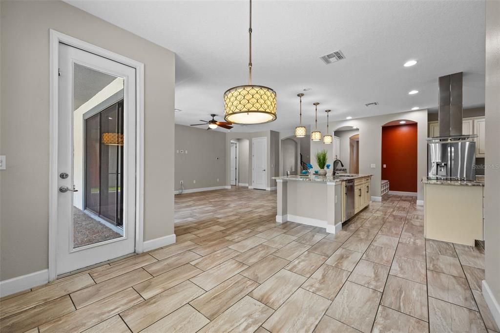 На продажу: $960,000 (6 спален, 4 ванн, 5280 Квадратных фут)