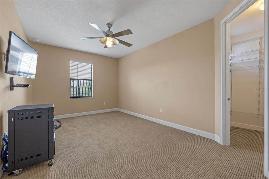 На продажу: $960,000 (6 спален, 4 ванн, 5280 Квадратных фут)