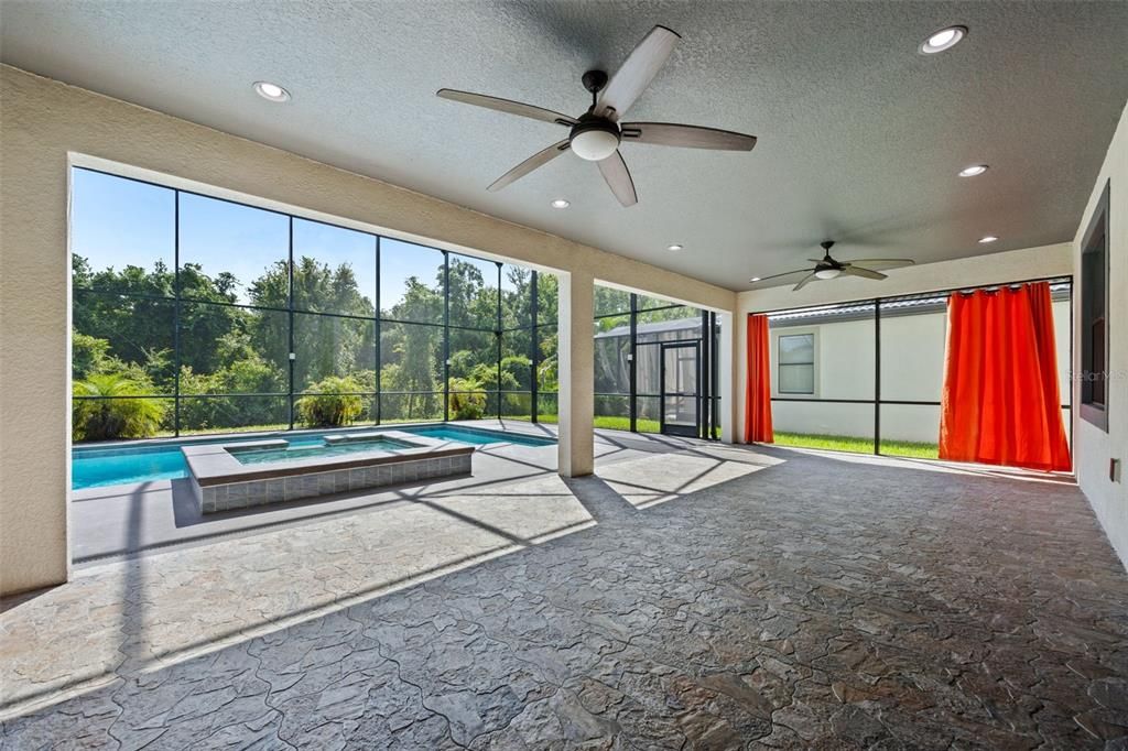 На продажу: $960,000 (6 спален, 4 ванн, 5280 Квадратных фут)