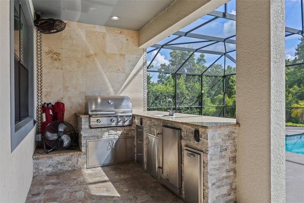 На продажу: $960,000 (6 спален, 4 ванн, 5280 Квадратных фут)