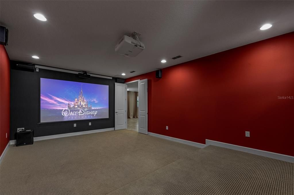 На продажу: $960,000 (6 спален, 4 ванн, 5280 Квадратных фут)