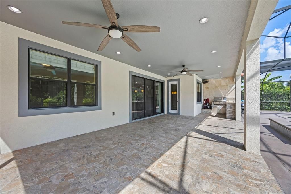 На продажу: $960,000 (6 спален, 4 ванн, 5280 Квадратных фут)