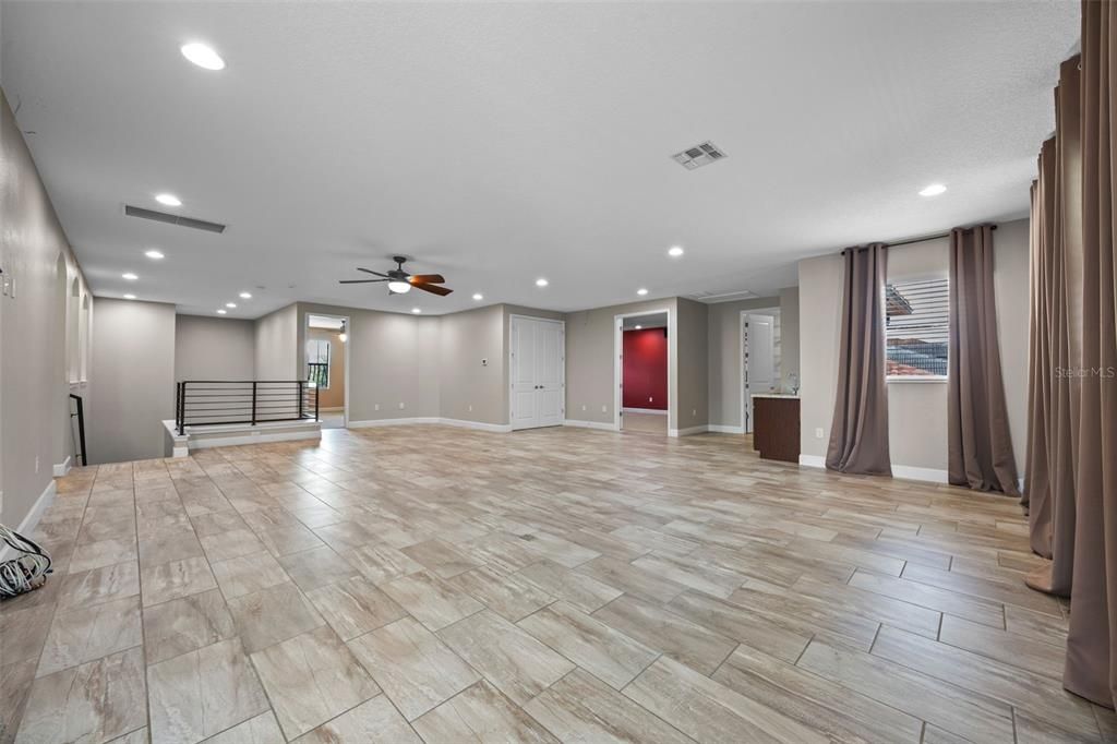 На продажу: $960,000 (6 спален, 4 ванн, 5280 Квадратных фут)