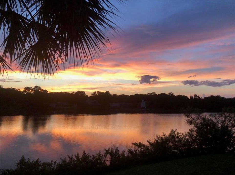 For Sale: $170,000 (2 beds, 2 baths, 831 Square Feet)