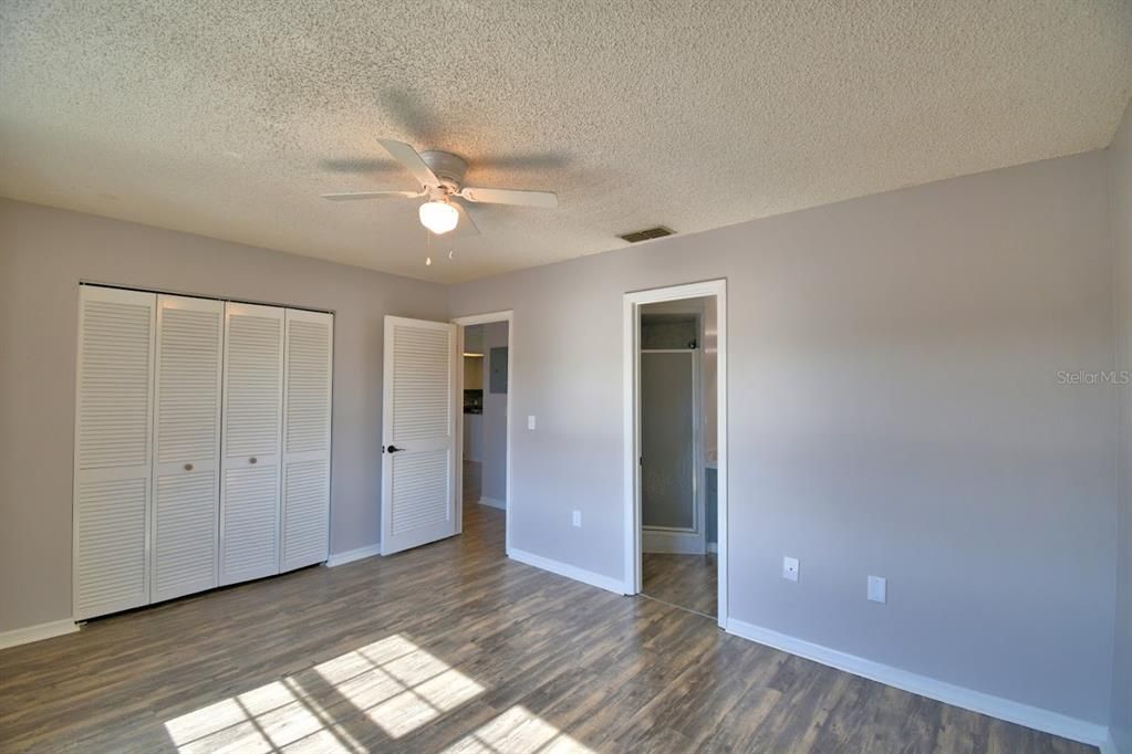 For Sale: $170,000 (2 beds, 2 baths, 831 Square Feet)