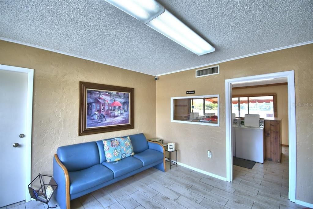 For Sale: $170,000 (2 beds, 2 baths, 831 Square Feet)