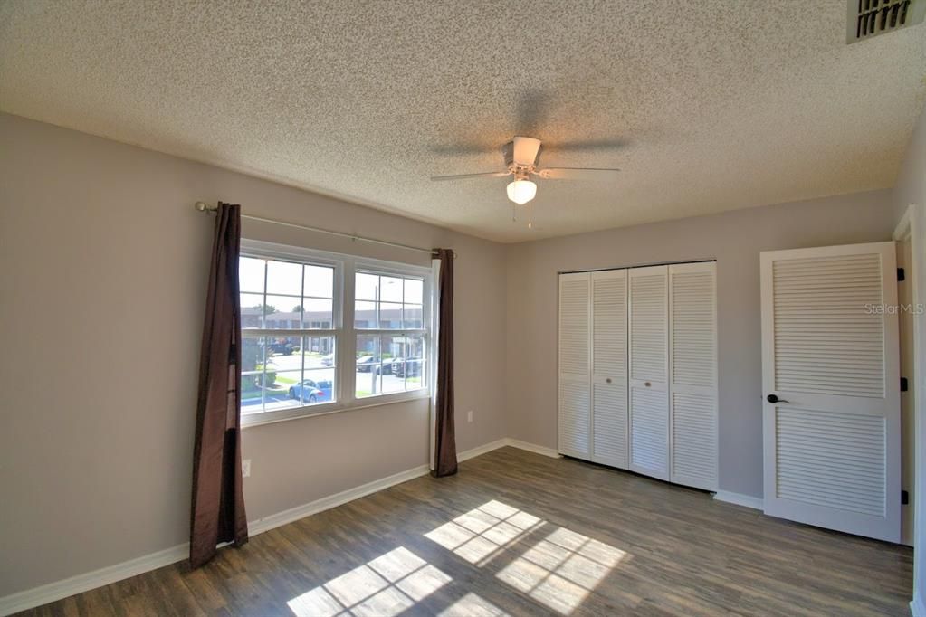 For Sale: $170,000 (2 beds, 2 baths, 831 Square Feet)