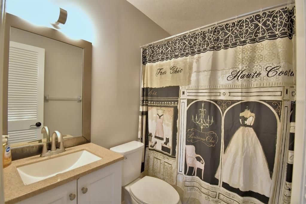 For Sale: $170,000 (2 beds, 2 baths, 831 Square Feet)