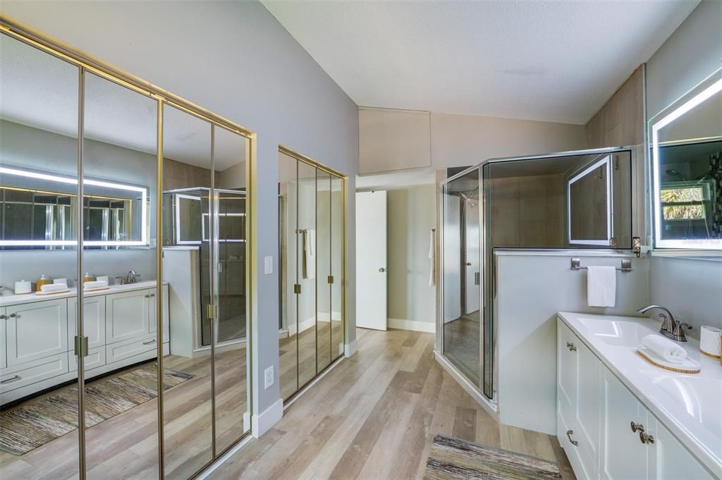 For Sale: $889,999 (3 beds, 2 baths, 1884 Square Feet)