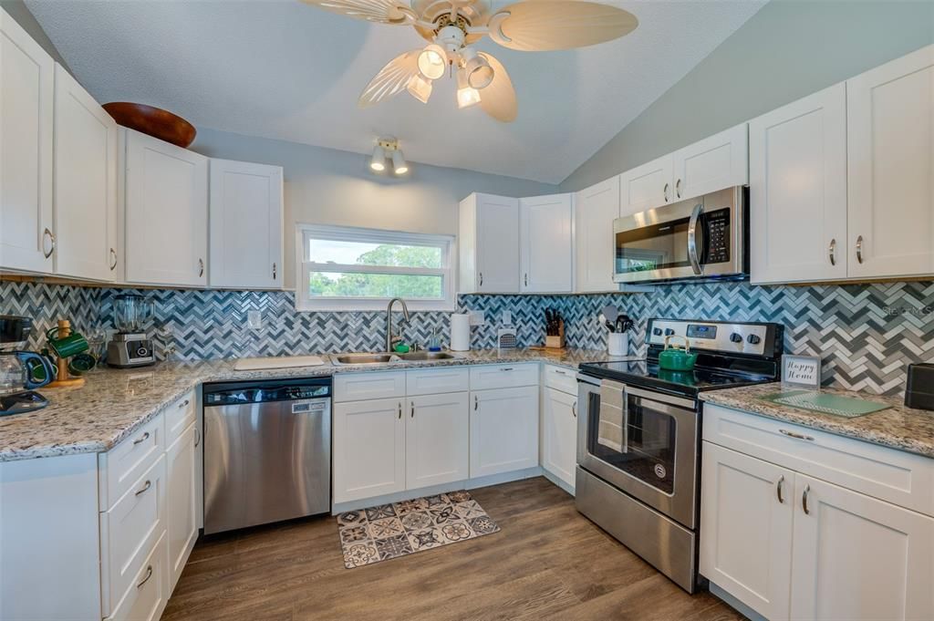 For Sale: $889,999 (3 beds, 2 baths, 1884 Square Feet)