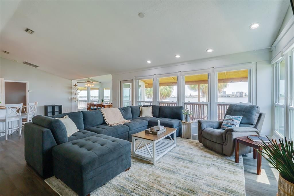 For Sale: $889,999 (3 beds, 2 baths, 1884 Square Feet)