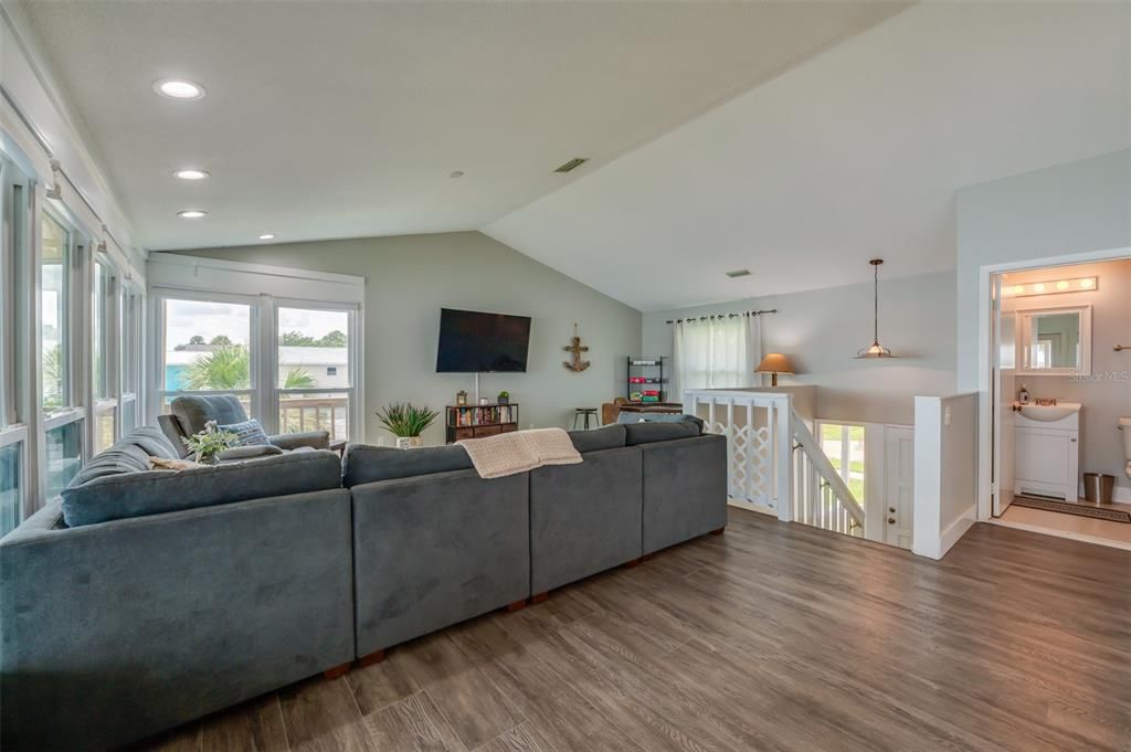 For Sale: $889,999 (3 beds, 2 baths, 1884 Square Feet)