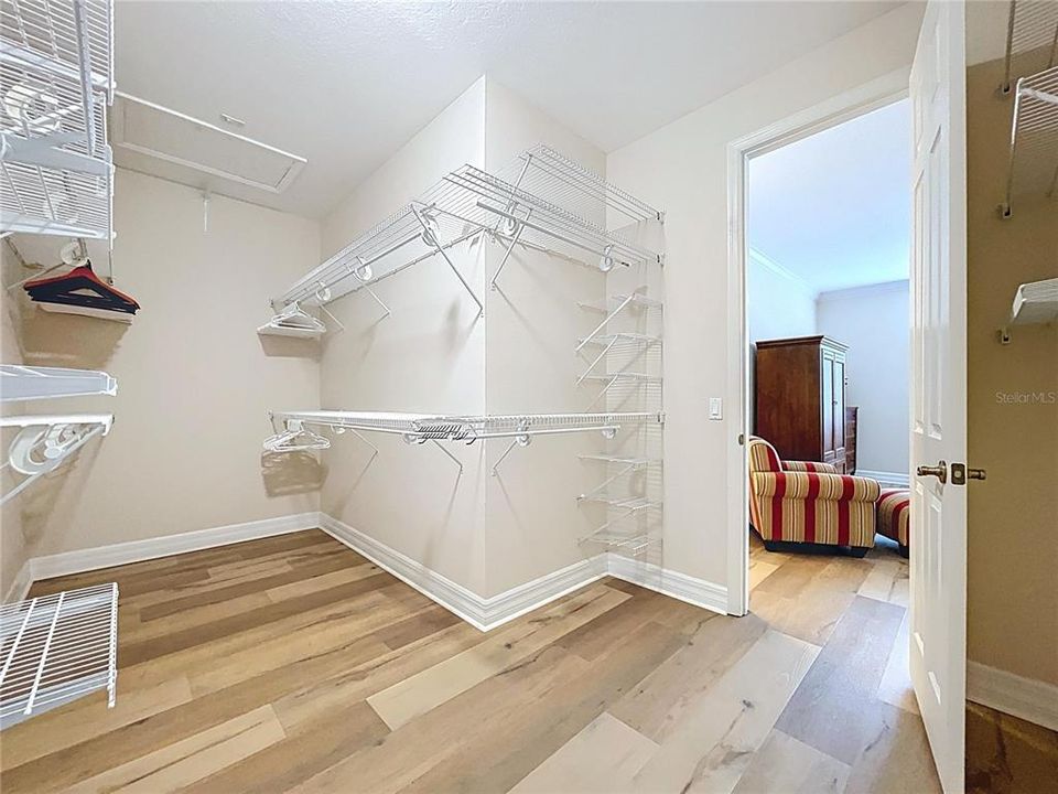 En Venta: $1,100,000 (3 camas, 3 baños, 3046 Pies cuadrados)