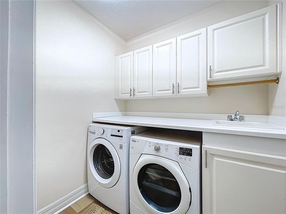 En Venta: $1,100,000 (3 camas, 3 baños, 3046 Pies cuadrados)