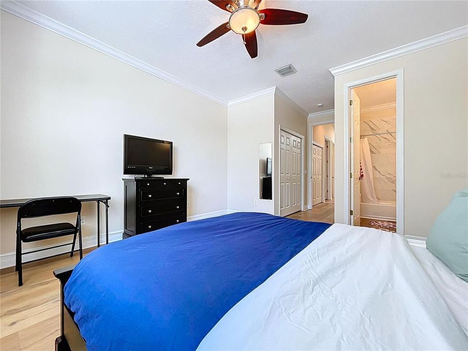 En Venta: $1,100,000 (3 camas, 3 baños, 3046 Pies cuadrados)