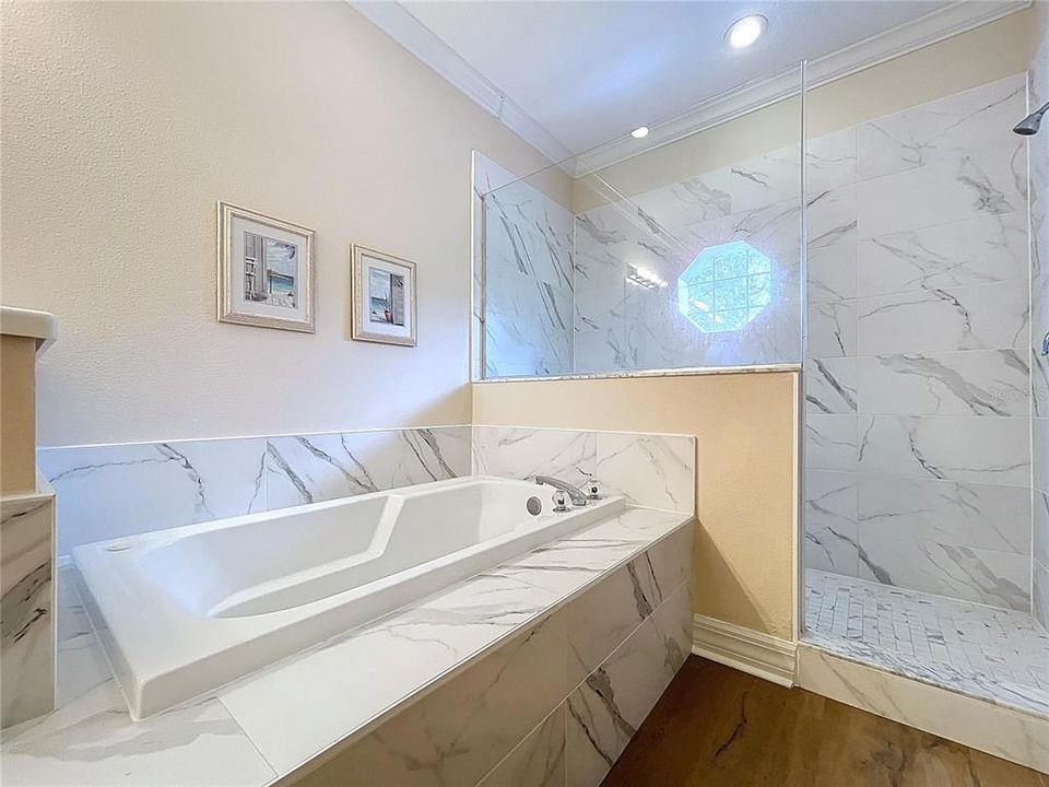 En Venta: $1,100,000 (3 camas, 3 baños, 3046 Pies cuadrados)