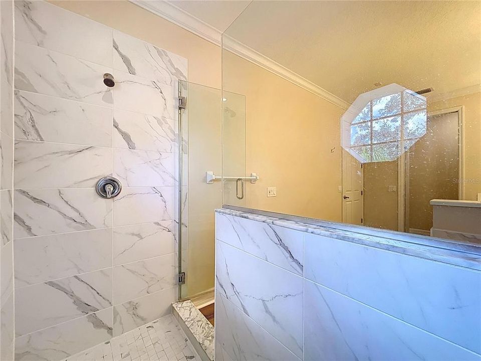 En Venta: $1,100,000 (3 camas, 3 baños, 3046 Pies cuadrados)