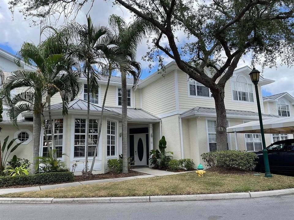 En Venta: $1,100,000 (3 camas, 3 baños, 3046 Pies cuadrados)