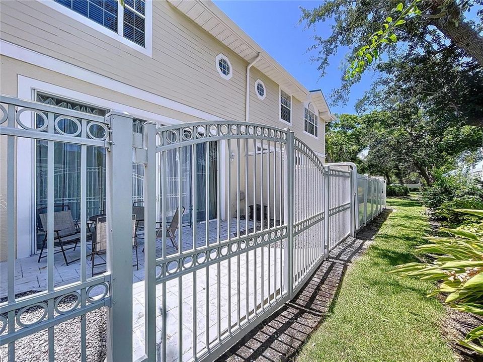 En Venta: $1,100,000 (3 camas, 3 baños, 3046 Pies cuadrados)