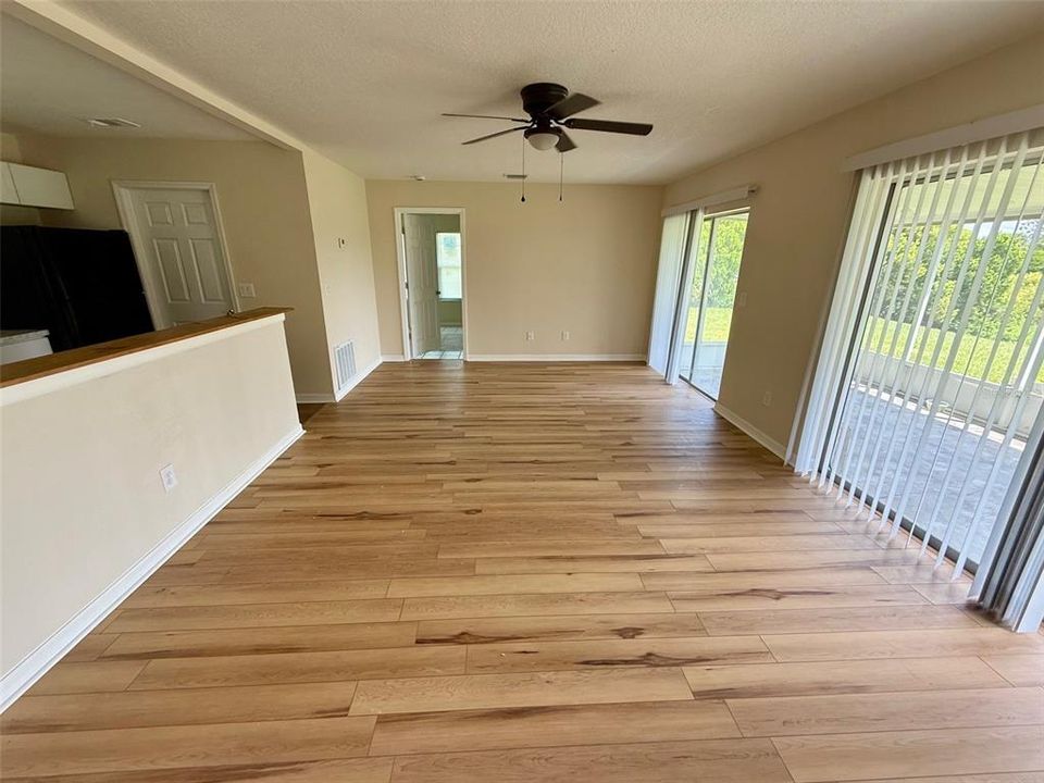 Active With Contract: $229,900 (3 beds, 2 baths, 1230 Square Feet)