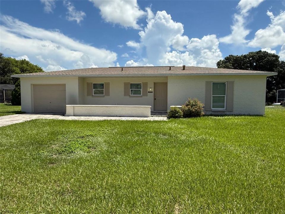 Active With Contract: $229,900 (3 beds, 2 baths, 1230 Square Feet)