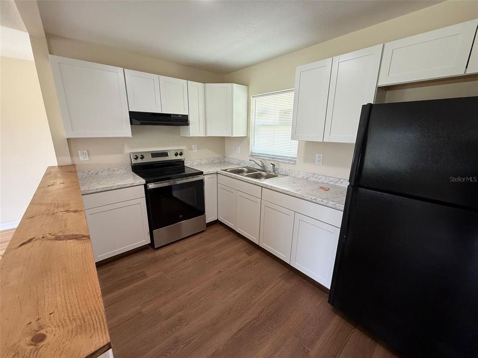 Active With Contract: $229,900 (3 beds, 2 baths, 1230 Square Feet)