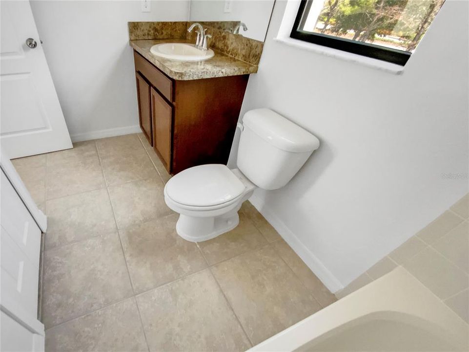 Active With Contract: $357,000 (4 beds, 4 baths, 2590 Square Feet)