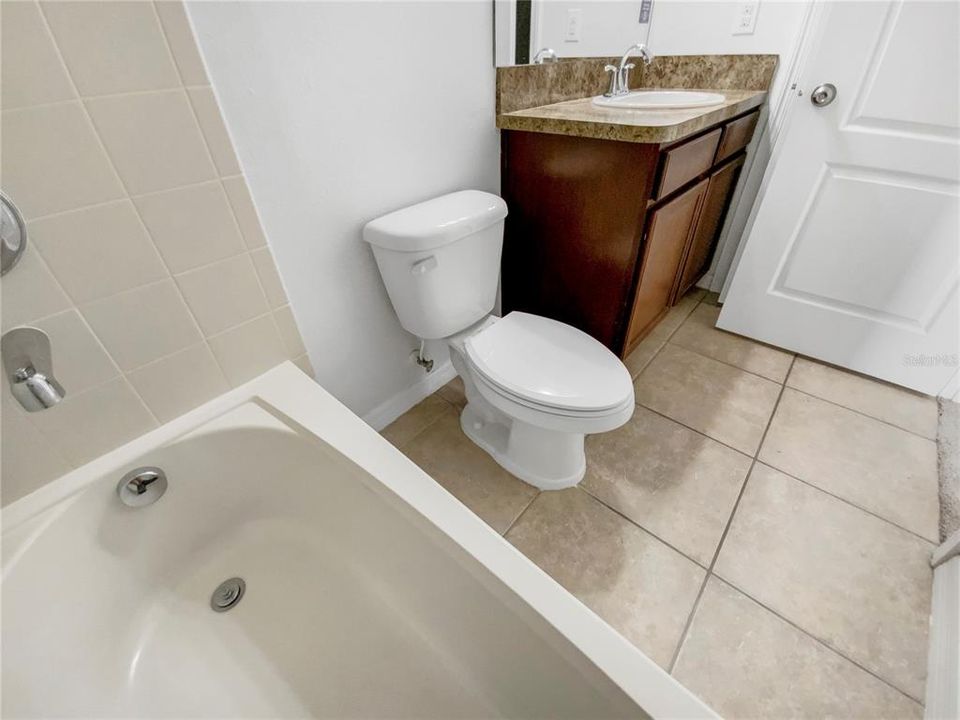 Active With Contract: $357,000 (4 beds, 4 baths, 2590 Square Feet)