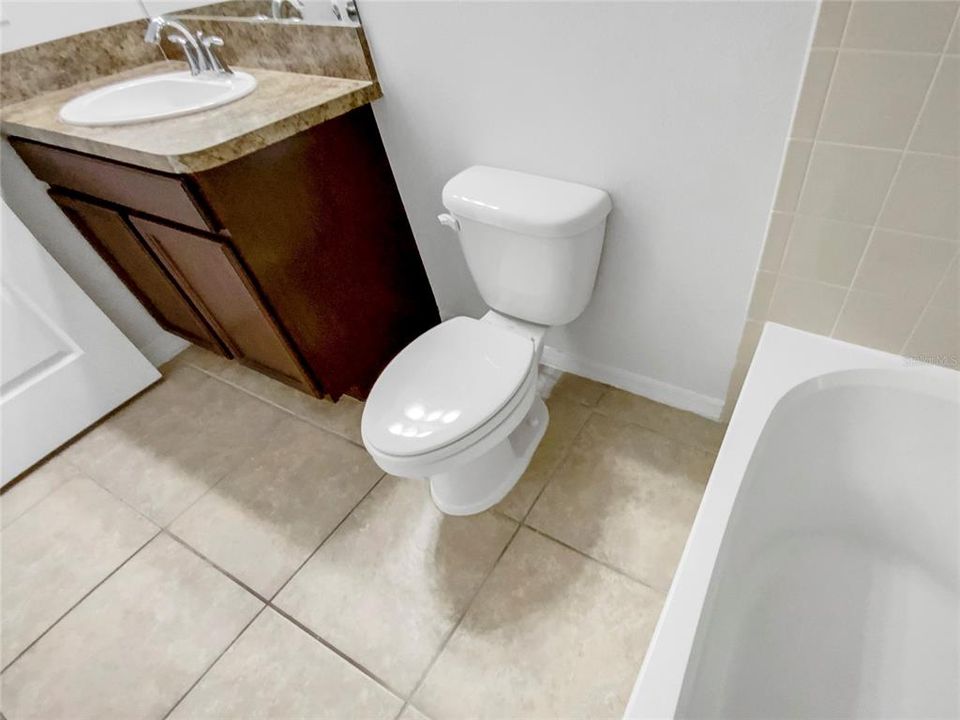 Active With Contract: $357,000 (4 beds, 4 baths, 2590 Square Feet)