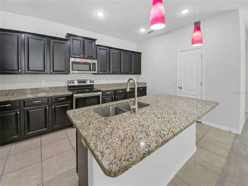 Active With Contract: $357,000 (4 beds, 4 baths, 2590 Square Feet)