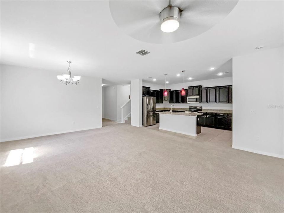 Active With Contract: $357,000 (4 beds, 4 baths, 2590 Square Feet)