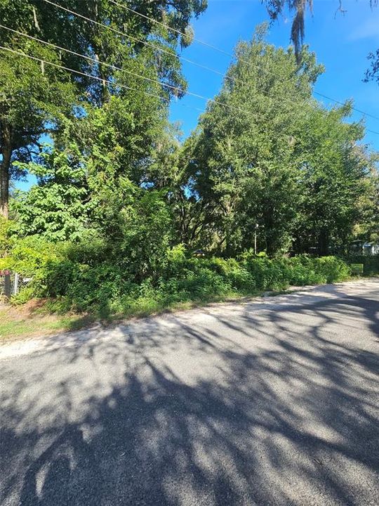 待售: $18,000 (0.26 acres)