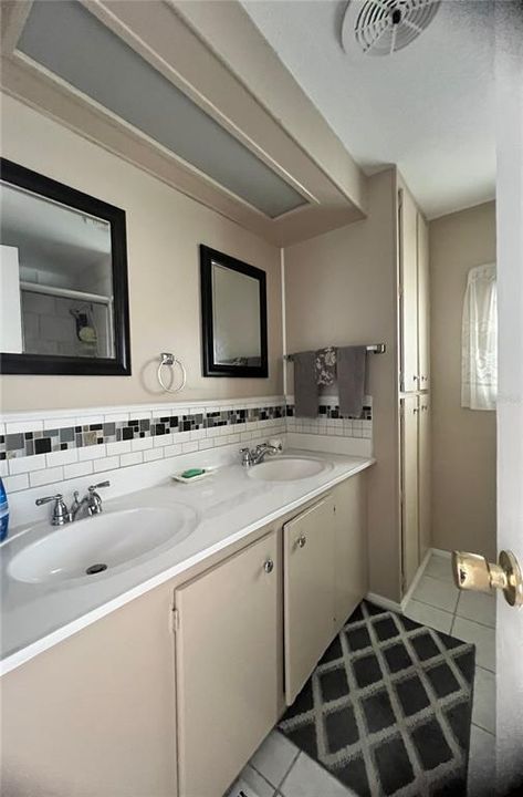 Под контрактом: $150,000 (2 спален, 2 ванн, 960 Квадратных фут)