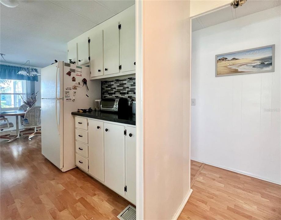 Под контрактом: $150,000 (2 спален, 2 ванн, 960 Квадратных фут)