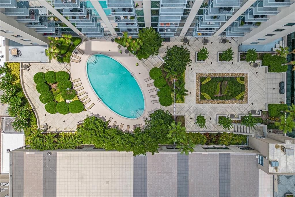 For Sale: $425,000 (2 beds, 2 baths, 1212 Square Feet)