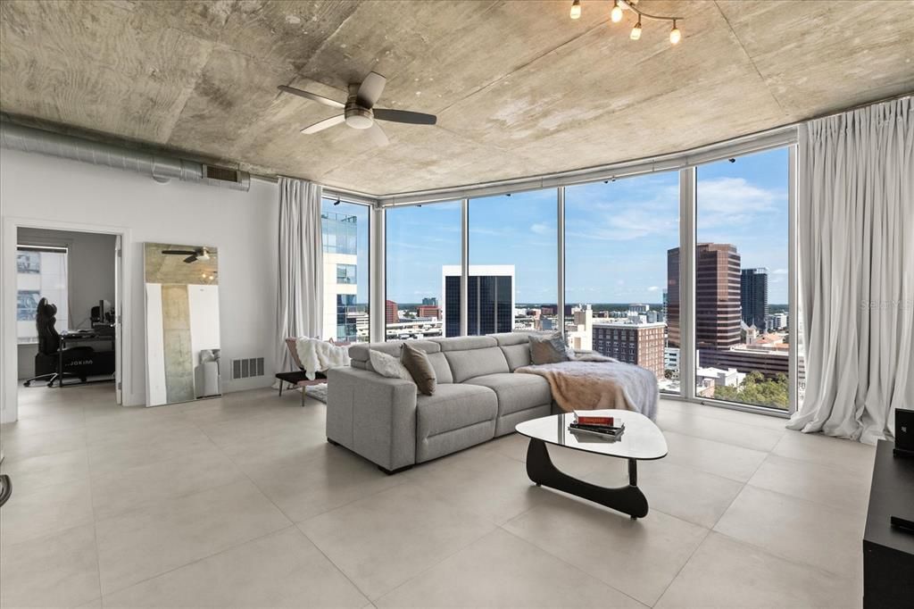 For Sale: $425,000 (2 beds, 2 baths, 1212 Square Feet)