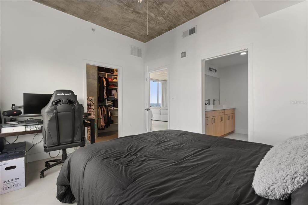 For Sale: $425,000 (2 beds, 2 baths, 1212 Square Feet)